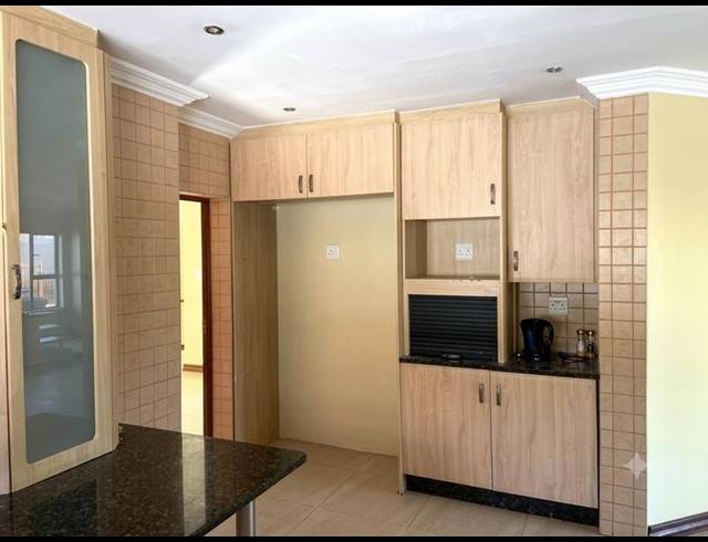 4 BEDROOM HOUSE FOR SALE IN ELDO MEADOWS